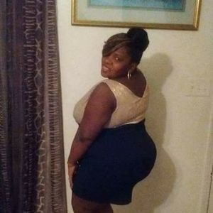 Meet your Posher, Monique